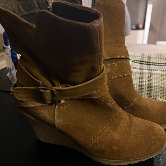 Brown heeled boots size 9 - Picture 2 of 3